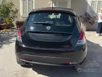 Usata Lancia Ypsilon 60 CV (44 kW) 2012 Nero Utilitaria