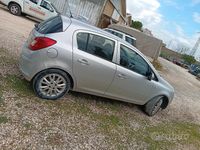 Usata Opel Corsa 75 CV (55 kW) 2009 Berlina
