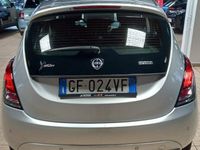 Usata Lancia Ypsilon Gold 69 CV (50 kW) 2021 Grigio Utilitaria