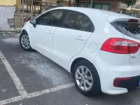 Usata Kia Rio 85 CV (62 kW) 2015 Bianco Berlina