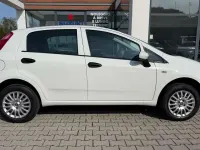 Usata Fiat Punto Lounge 77 CV (56 kW) 2016 Bianco Utilitaria