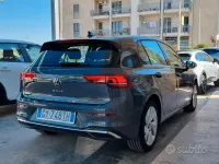 Usata VW Golf VIII Style 150 CV (110 kW) 2025 Grigio Berlina