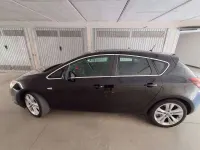 Usata Opel Astra Cosmo 125 CV (91 kW) 2011 Nero Berlina