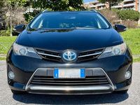 Second-hand Toyota Auris Hybrid Active 99 CP (72 kW) 2015 Negru Break