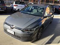 Usata VW Golf VIII Life 110 CV (80 kW) 2023 Grigio Berlina