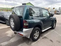 Usata Mitsubishi Pajero 164 CV (120 kW) 2001 Verde SUV