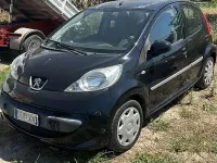 Usata Peugeot 107 75 CV (55 kW) 2008 Nero Utilitaria
