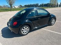 Usata VW New Beetle 101 CV (74 kW) 2004 Nero Utilitaria