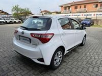 Usata Toyota Yaris Hybrid Active 73 CV (53 kW) 2017 Bianco Berlina