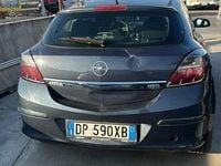 Usata Opel Astra GTC Enjoy 90 CV (66 kW) 2009 Grigio Berlina