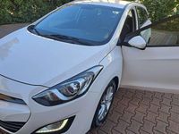Usata Hyundai i30 Comfort 110 CV (80 kW) 2012 Bianco Station wagon