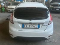 Usata Ford Fiesta 75 CV (55 kW) 2014 Bianco Utilitaria