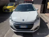 Gebraucht Peugeot 208 Access 68 PS (50 kW) 2016 Weiß Kleinwagen