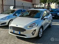 Usata Ford Fiesta 86 CV (63 kW) 2019 Grigio Utilitaria
