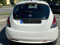 Usado Lancia Ypsilon Gold 69 HP (50 kW) 2017 Branco Citadino
