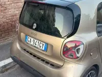 Usata Smart ForTwo Coupé Prime 41 kW (56 CV) 2020 Oro Utilitaria