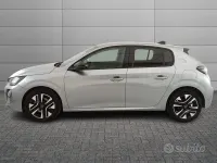 Usata Peugeot 208 Allure 101 CV (74 kW) 2025 Grigio Utilitaria