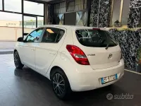 Usata Hyundai i20 Comfort 75 CV (55 kW) 2011 Bianco Utilitaria