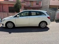 Usata Mercedes B180 16 CV (11 kW) 2018 Bianco Monovolume