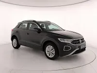Usata VW T-Roc Life 116 CV (85 kW) 2025 Deep black perlato SUV