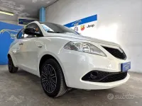 Usata Lancia Ypsilon Gold 69 CV (50 kW) 2019 Bianco Utilitaria