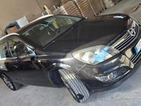 Usata Opel Astra 101 CV (74 kW) 2010 Nero Station wagon