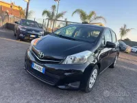 Usata Toyota Yaris Lounge 90 CV (66 kW) 2012 Nero Utilitaria