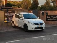 Usata Dacia Sandero Lauréate 75 CV (55 kW) 2008 Bianco Utilitaria