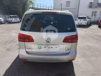 Begagnad VW Touran Comfortline 150 HK (110 kW) 2015 Grå Minibuss