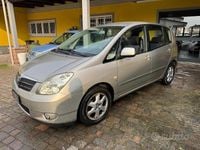 Usata Toyota Corolla Verso 90 CV (66 kW) 2003 Grigio Monovolume