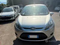 Usata Ford Fiesta 60 CV (44 kW) 2010 Grigio Berlina