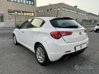 Usata Alfa Romeo Giulietta Super 120 CV (88 kW) 2016 Bianco Utilitaria