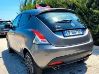 Usata Lancia Ypsilon Gold 69 CV (50 kW) 2023 Grigio Utilitaria