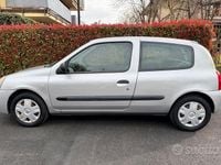 Usata Renault Clio II Dynamique 58 CV (42 kW) 2007 Grigio Berlina