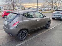 Usata Lancia Ypsilon Gold 69 CV (50 kW) 2023 Grigio Utilitaria