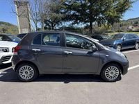 Usata Toyota Yaris Sol 69 CV (50 kW) 2011 Grigio Utilitaria