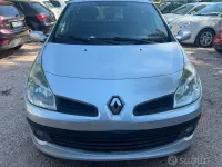 Usata Renault Clio II 65 CV (47 kW) 2008 Grigio Berlina