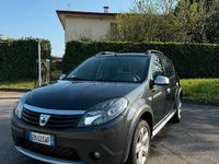 Usata Dacia Sandero 90 CV (66 kW) 2012 Grigio Berlina