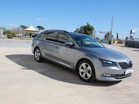 Usata Skoda Superb Executive 150 CV (110 kW) 2016 Grigio Station wagon