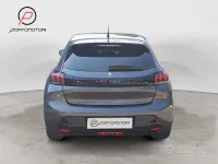 Usata Peugeot 208 Allure 101 CV (74 kW) 2023 Grigio Utilitaria