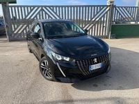 Usata Peugeot 208 Allure 101 CV (74 kW) 2022 Nero Utilitaria