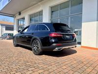 Usata Mercedes E220 Business 200 CV (147 kW) 2022 Obsidian black Station wagon