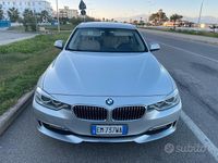 Usata BMW 318 Luxury Line 143 CV (105 kW) 2012 Grigio Berlina