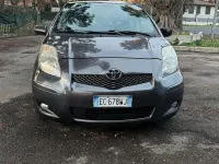 Usata Toyota Yaris 69 CV (50 kW) 2011 Grigio Utilitaria