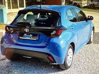 Usata Toyota Yaris Active 69 CV (50 kW) 2020 Blu/azzurro Berlina