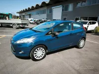 Usata Ford Fiesta 92 CV (67 kW) 2009 Bluazzurro Berlina