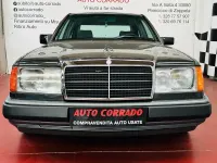 Usata Mercedes 200 122 CV (89 kW) 1991 Grigio Berlina