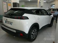Usata Peugeot 2008 Active 110 CV (80 kW) 2021 Bianco SUV