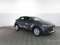 Nuova Toyota C-HR Active 140 CV (102 kW) 2025 Ash grey SUV