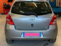 Usata Toyota Yaris 65 CV (47 kW) 2006 Grigio Utilitaria